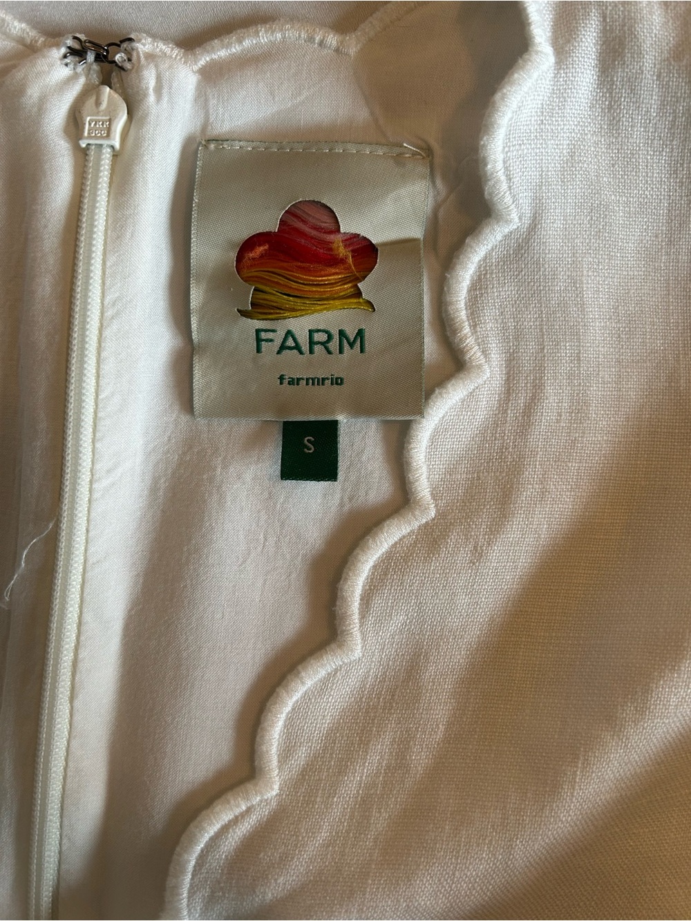 FARM Rio White Scallop-Edge Cropped Button Blouse - Picture 8 of 8